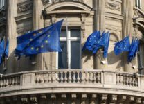 Политолог Миронов: Евросоюз либо развалится, либо превратится в диктаторский режим