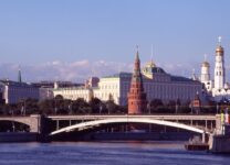 Политолог Крутаков: России следует начать наступательную санкционную кампанию